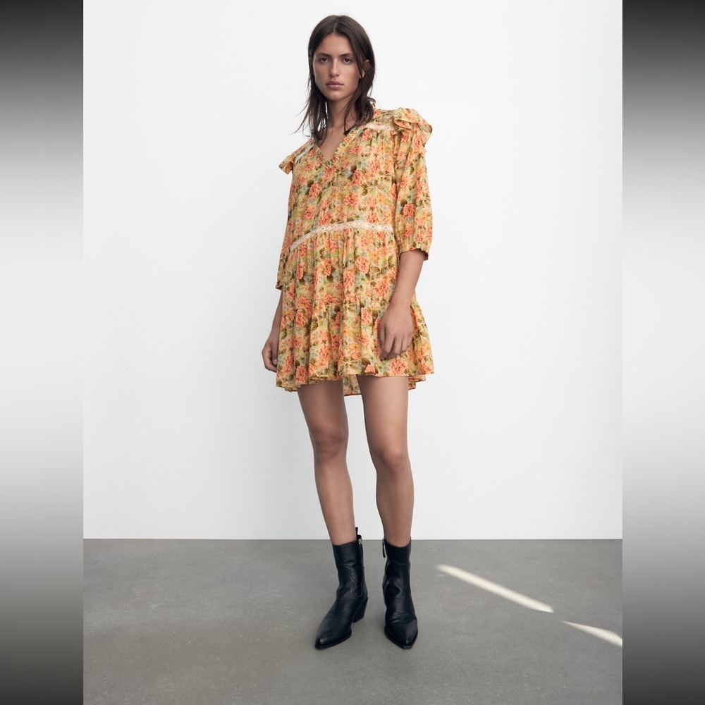 Brand new Zara floral midi dress .. size small